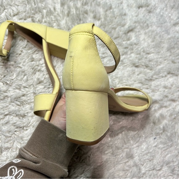 Gianni Bini Soft Yellow Block Sandal Heel 8.5 - Picture 3 of 6